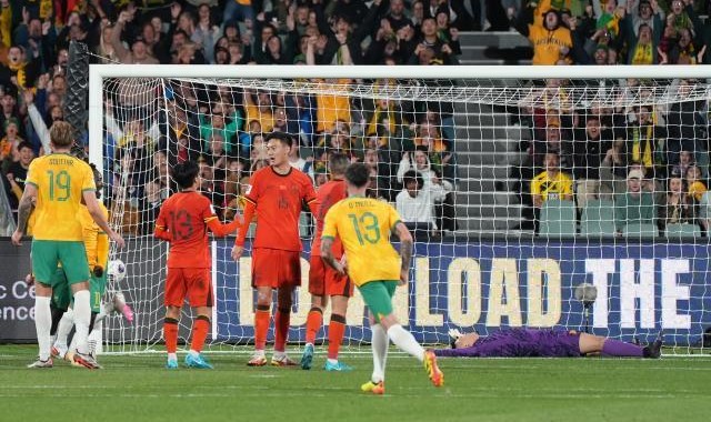 华体会下载-无奈无语！国足汇集失败要素 输沙特剧情重复上演