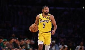 华体会HTH-就是准文森特半场5中3&amp;三分4中2拿8分 强解飚进准压哨三分