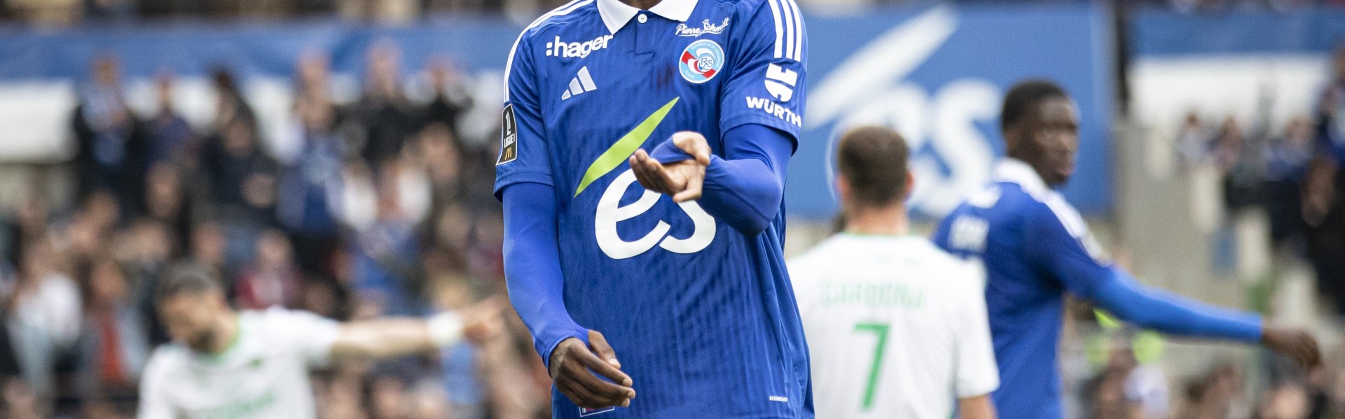 记者：埃梅加拒绝了多家欧冠俱乐部，他将在明夏加盟切尔西