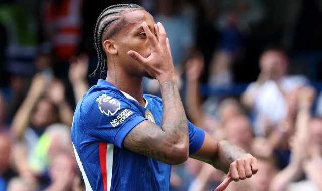 华体会体育-若昂-佩德罗回应争议：穆尼斯踩踏查洛巴属意外，手球非主观故意