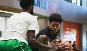 绿军官方晒训练照：普理查德&amp;新援安芬尼-西蒙斯在列