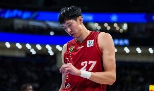 华体会官网-许利民谈周琦伤情：队医初步判断不严重 已经在医院做进一步检查