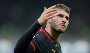 记者：被对手踩踏，米兰前锋S-希门尼斯可能手指骨折